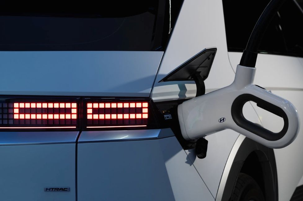 A leghatékonyabb villanyautók – ezek fogyasztják a legkevesebb energiát 100 kilométeren