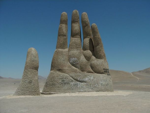 A sivatag keze Atamaca szobor
